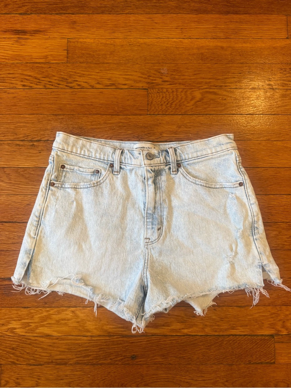 Abercrombie & Fitch High Rise Mom Shorts — light wash, Size 30/10